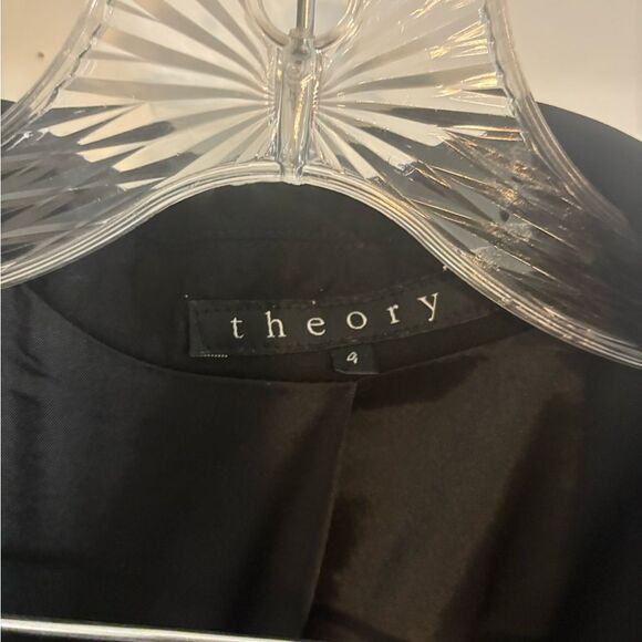 Theory Elegant Black Jacket blazer size 4 EUC - Picture 2 of 3